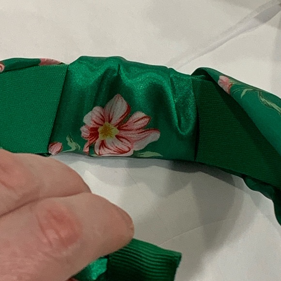 5 FOR $30! MIX & MATCH! Emerald Floral Headband - Picture 3 of 3